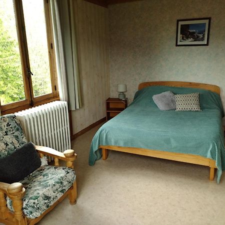 Le Vieux Chalet Bed & Breakfast Embrun Bagian luar foto