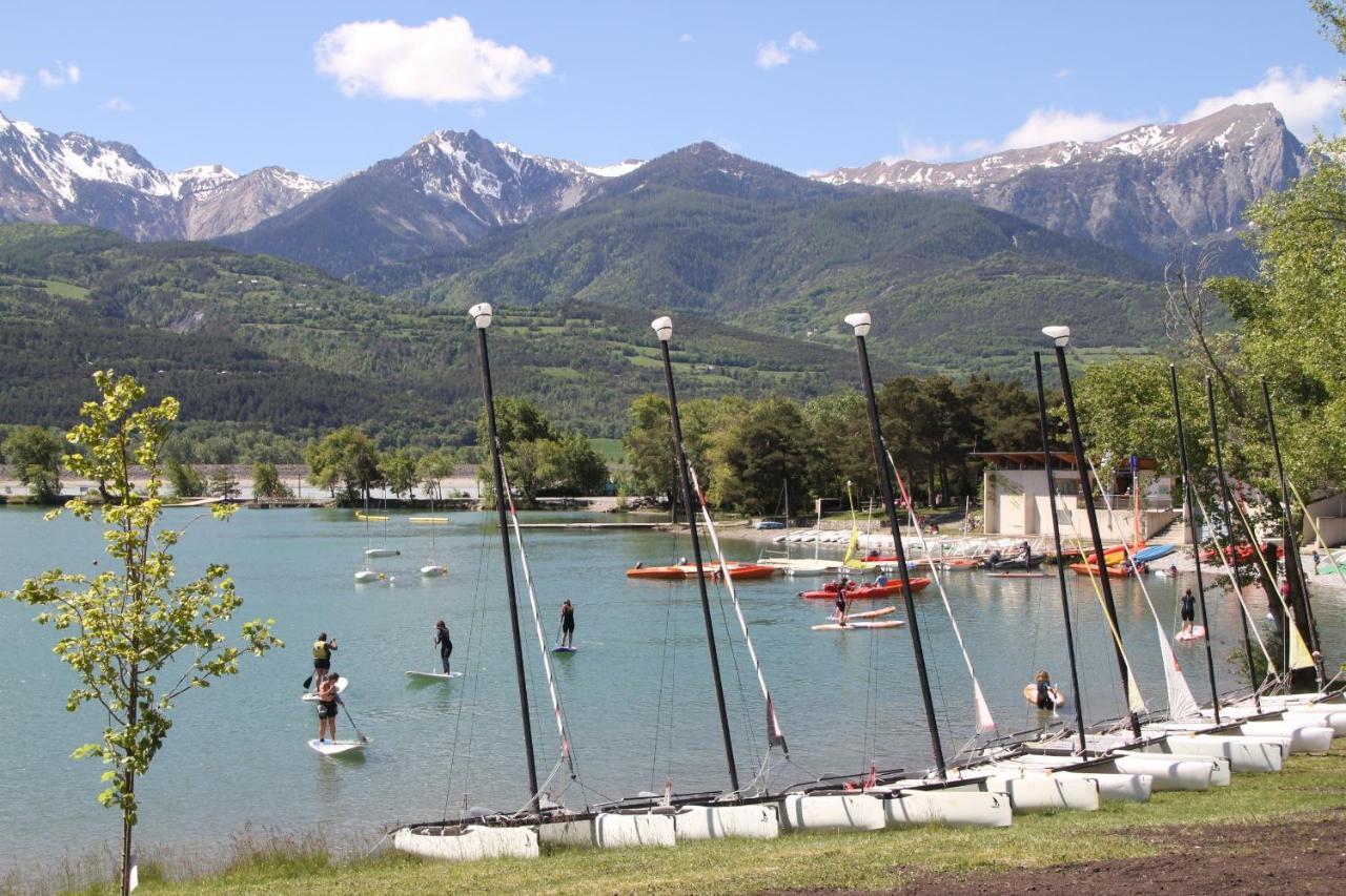 Le Vieux Chalet Bed & Breakfast Embrun Bagian luar foto