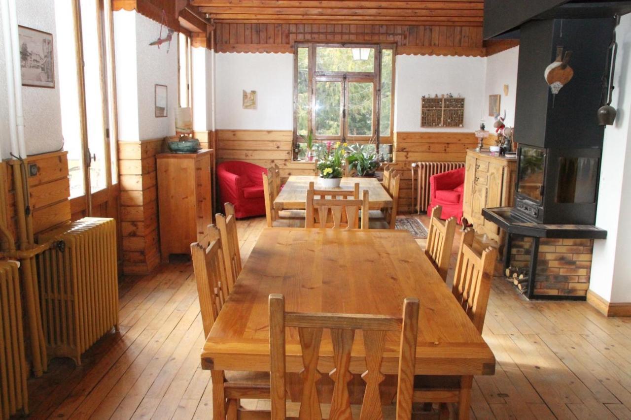 Le Vieux Chalet Bed & Breakfast Embrun Bagian luar foto